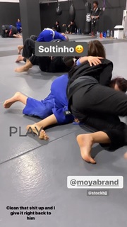 Giovanna Eburneo feet photo thumbnail