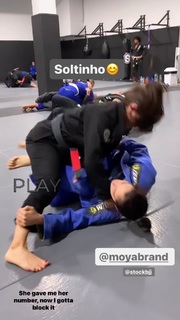 Giovanna Eburneo feet photo thumbnail