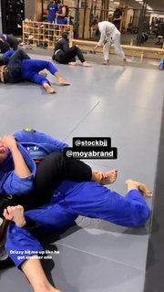 Giovanna Eburneo feet photo thumbnail