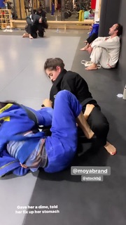 Giovanna Eburneo feet photo thumbnail