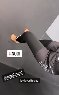 Giovanna Eburneo feet photo thumbnail