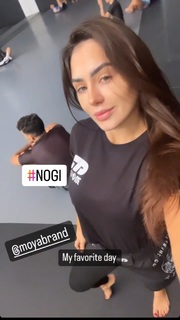 Giovanna Eburneo feet photo thumbnail