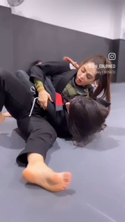 Giovanna Eburneo feet photo thumbnail