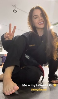 Giovanna Eburneo feet photo thumbnail