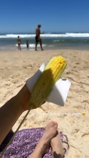 Giovanna Eburneo feet photo thumbnail