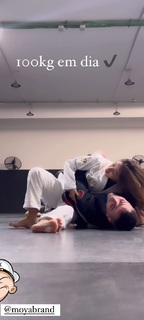 Giovanna Eburneo feet photo thumbnail