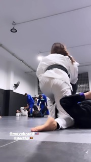 Giovanna Eburneo feet photo thumbnail