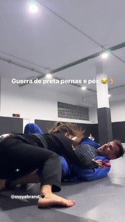 Giovanna Eburneo feet photo thumbnail