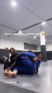Giovanna Eburneo feet photo thumbnail