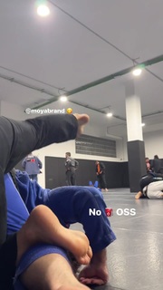 Giovanna Eburneo feet photo thumbnail