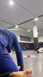 Giovanna Eburneo feet photo thumbnail