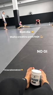 Giovanna Eburneo feet photo thumbnail
