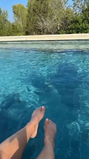 Giovanna Eburneo feet photo thumbnail