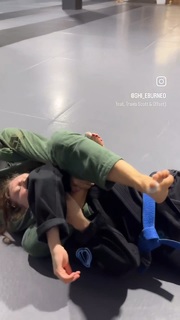 Giovanna Eburneo feet photo thumbnail