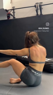 Giovanna Eburneo feet photo thumbnail