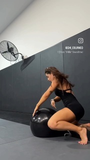 Giovanna Eburneo feet photo thumbnail