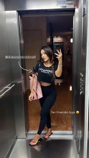 Giovanna Eburneo feet photo thumbnail