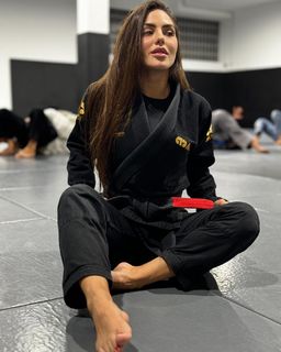 Giovanna Eburneo feet photo thumbnail