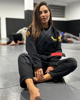 Giovanna Eburneo feet photo thumbnail