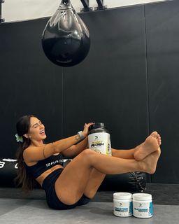 Giovanna Eburneo feet photo thumbnail