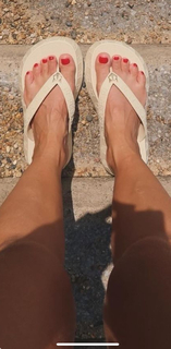 Giovanna Eburneo feet photo thumbnail