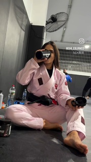 Giovanna Eburneo feet photo thumbnail