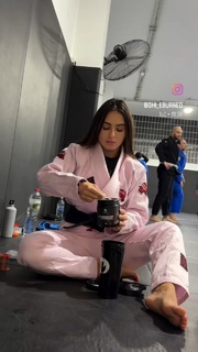 Giovanna Eburneo feet photo thumbnail