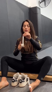 Giovanna Eburneo feet photo thumbnail