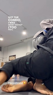 Giovanna Eburneo feet photo thumbnail