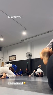 Giovanna Eburneo feet photo thumbnail