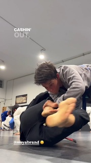 Giovanna Eburneo feet photo thumbnail