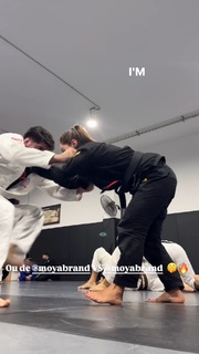 Giovanna Eburneo feet photo thumbnail