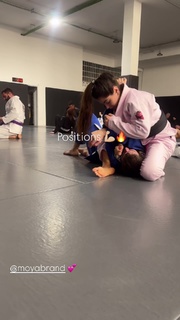 Giovanna Eburneo feet photo thumbnail