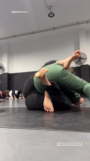 Giovanna Eburneo feet photo thumbnail