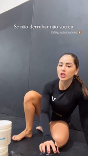 Giovanna Eburneo feet photo thumbnail
