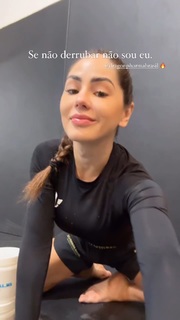 Giovanna Eburneo feet photo thumbnail