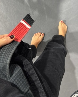 Giovanna Eburneo feet photo thumbnail