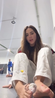 Giovanna Eburneo feet photo thumbnail