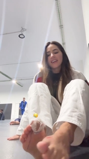 Giovanna Eburneo feet photo thumbnail