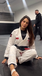 Giovanna Eburneo feet photo thumbnail