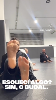 Giovanna Eburneo feet photo thumbnail