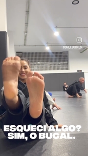 Giovanna Eburneo feet photo thumbnail