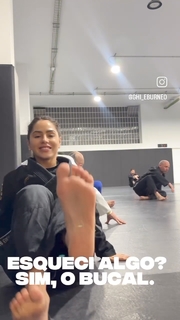 Giovanna Eburneo feet photo thumbnail