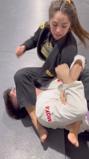 Giovanna Eburneo feet photo thumbnail