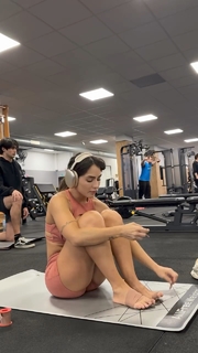 Giovanna Eburneo feet photo thumbnail