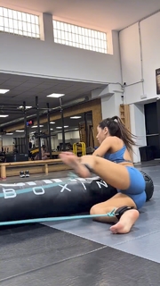 Giovanna Eburneo feet photo thumbnail