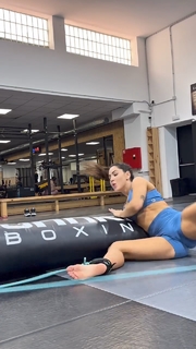 Giovanna Eburneo feet photo thumbnail