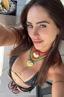 Giovanna Eburneo feet photo thumbnail