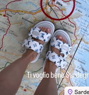 Giovanna Eburneo feet photo thumbnail