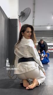 Giovanna Eburneo feet photo thumbnail